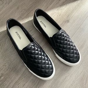 ✨BRAND NEW✨ leather quilted sneakers